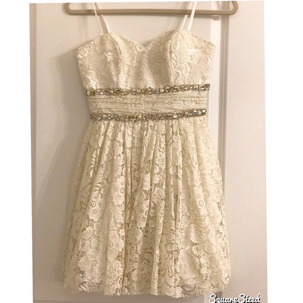 Dave & Johnny ivory lace with beading short dress